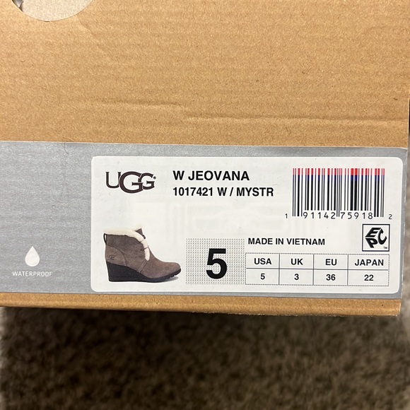 UGG JEOVANA MYSTERIOUS BOOTS WOMEN'S SIZE-5 - Picture 9 of 9